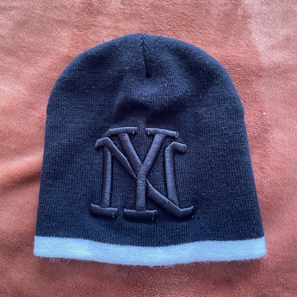 ❌SOLD❌NY Yankees Black & White Beanie